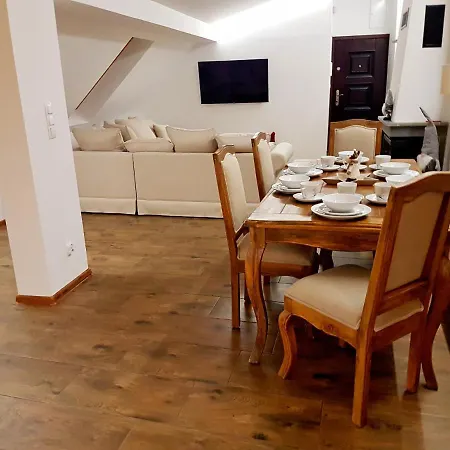 Flowers In The Attic דירה *