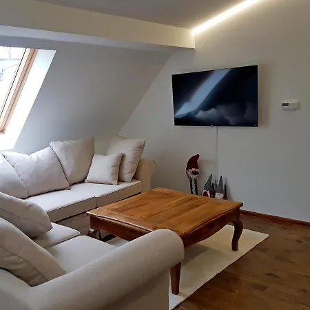 Apartamento Flowers In The Attic *