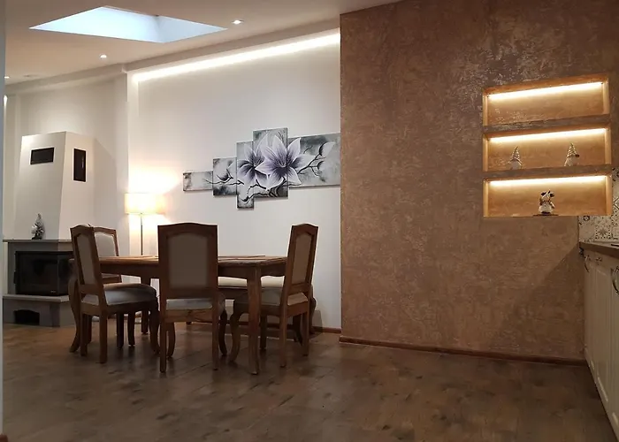 Flowers In The Attic דירה